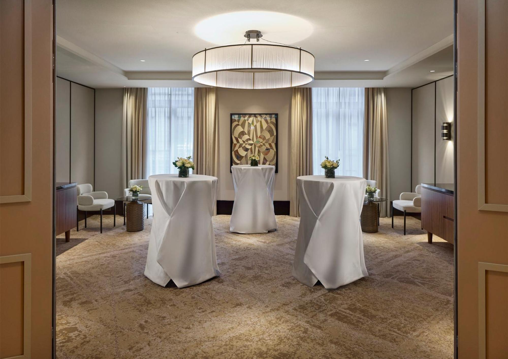 Отель Mandarin Oriental Savoy, Цюрих Экстерьер фото